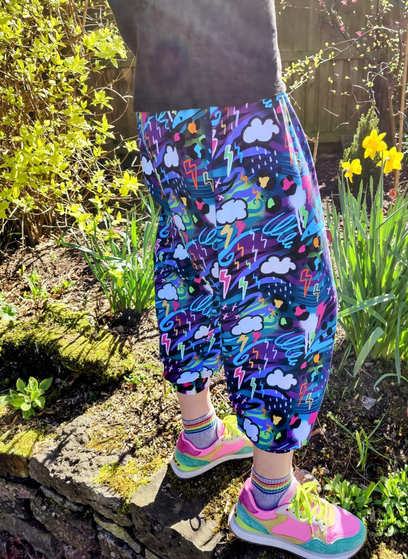 Adults Baggy Capris - Curve Fit