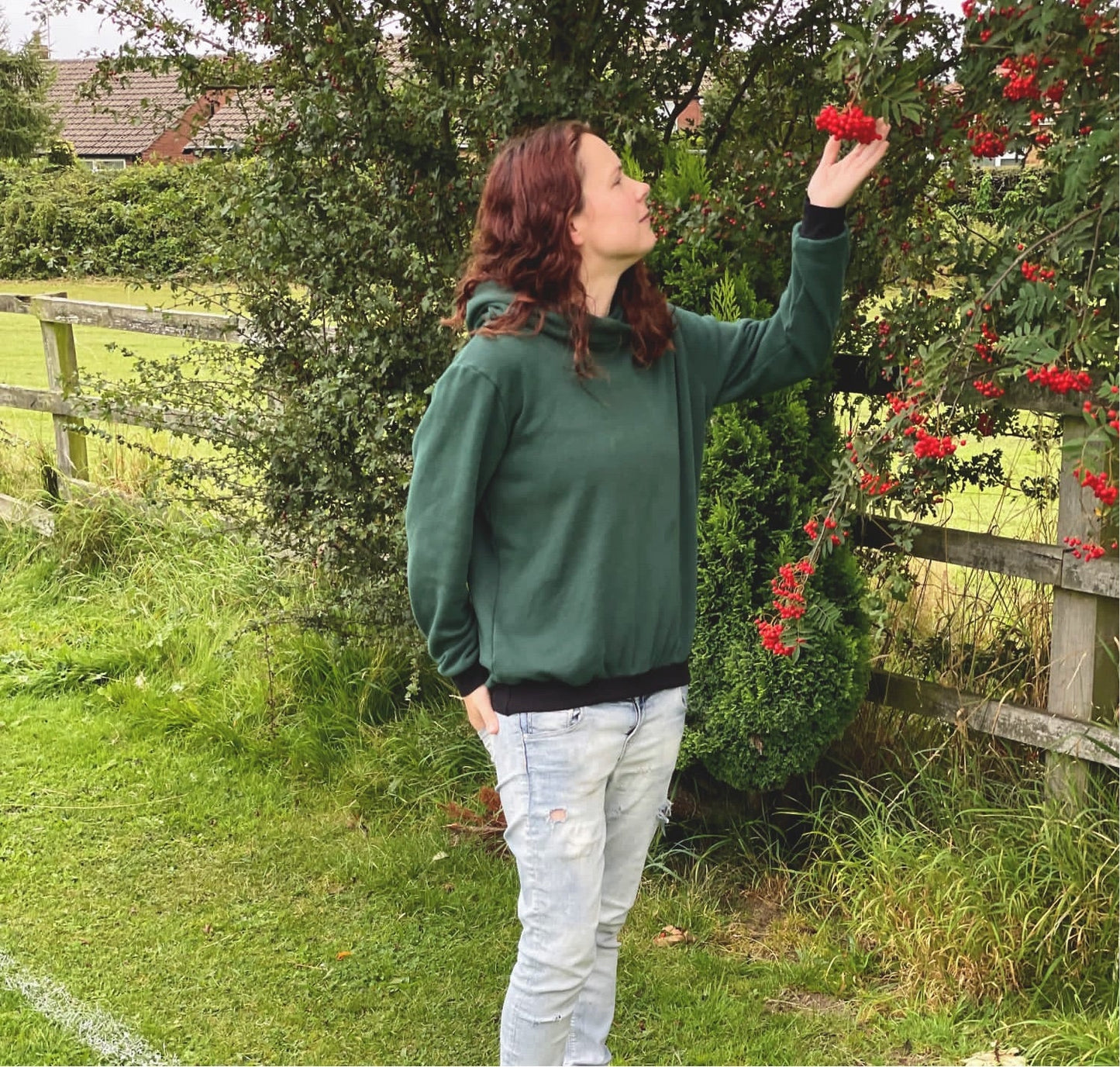 Adults Hoodies - Curve Fit
